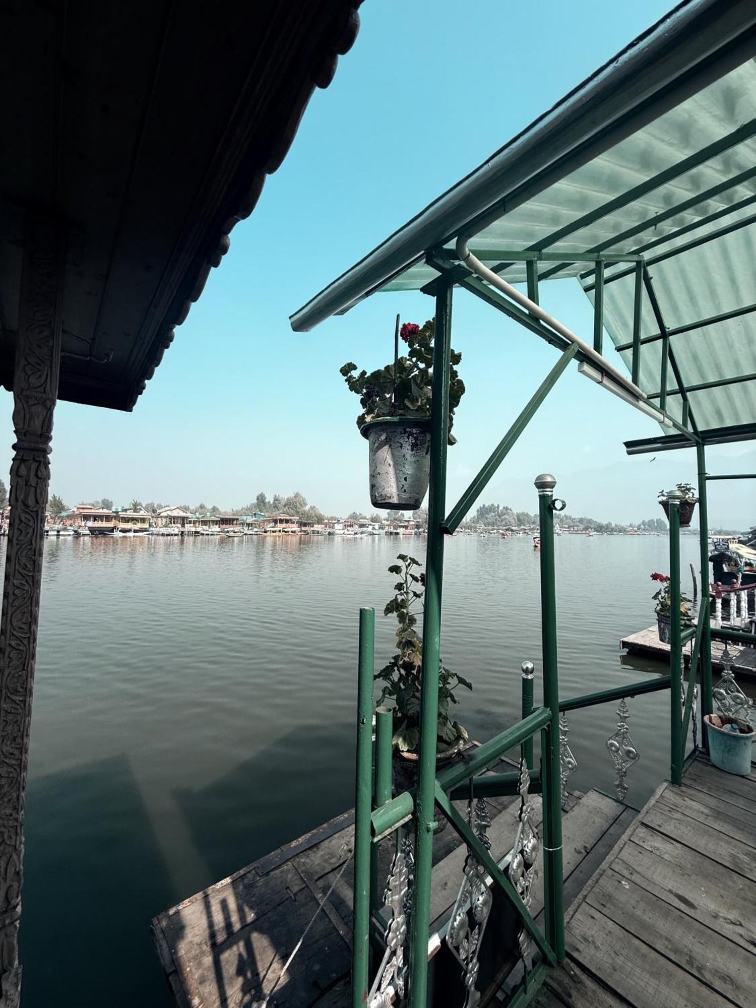 Lalarukh Group Of Houseboats Hotel Srinagar  Exterior photo